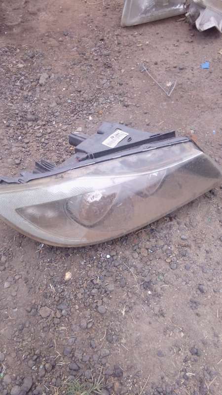 2006 BMW E90 Right Xenon Headlight - Used