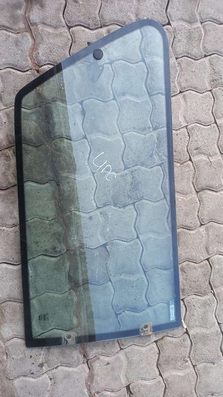 Fiat Uno 1100 Left Rear Quarter Glass