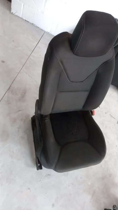 Renault Clio 4 900cc Front Seat