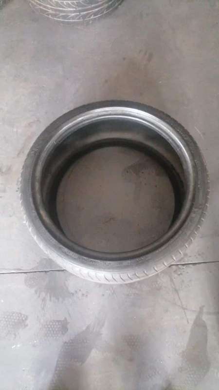 Tyre 225/35/19