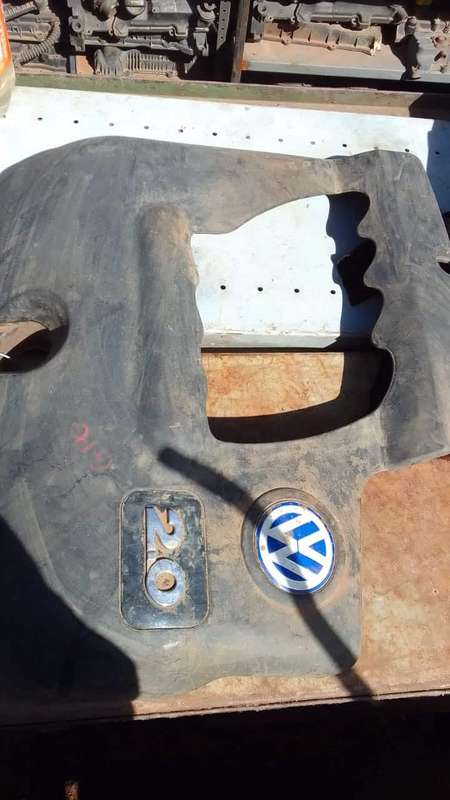 2004 Volkswagen Jetta 4 Engine Cover - Used