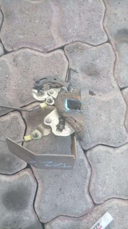Toyota Tazz rear door lock
