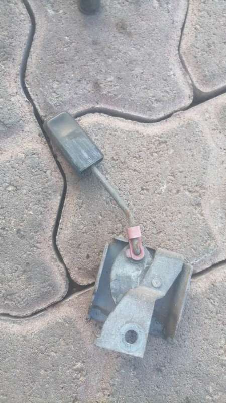 Toyota Tazz door lock button