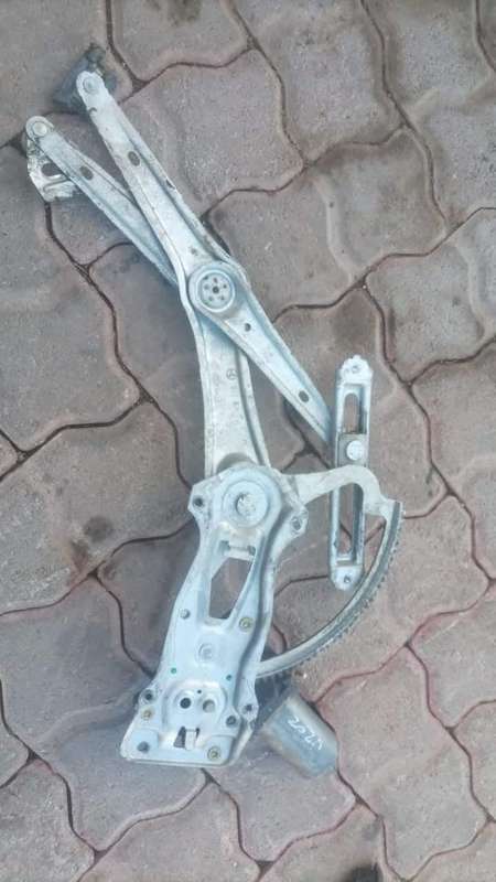 Mercedes w210 right front window mechanism