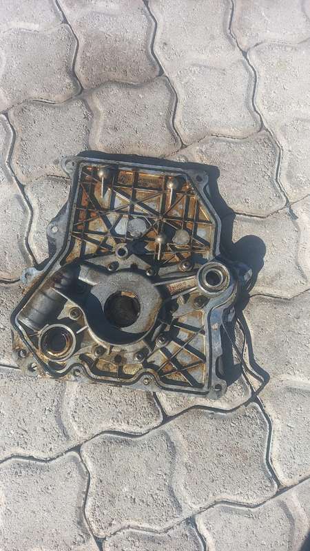 VW Golf 5 1.6 Engine Cover