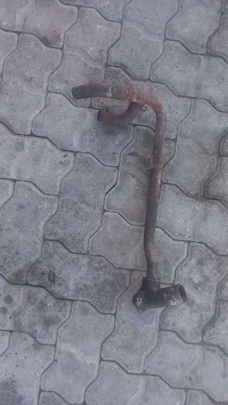 Vw Golf 5 1.6 Water Pipe