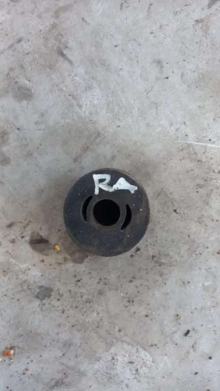 1991 Mitsubishi Pajero Mounting Rubber