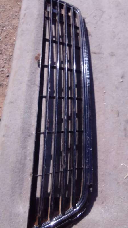 2014 Volkswagen Polo 6 Front Bumper Grille - Used