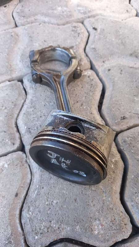 Hyundai Atos 1.1 Piston & Conrod
