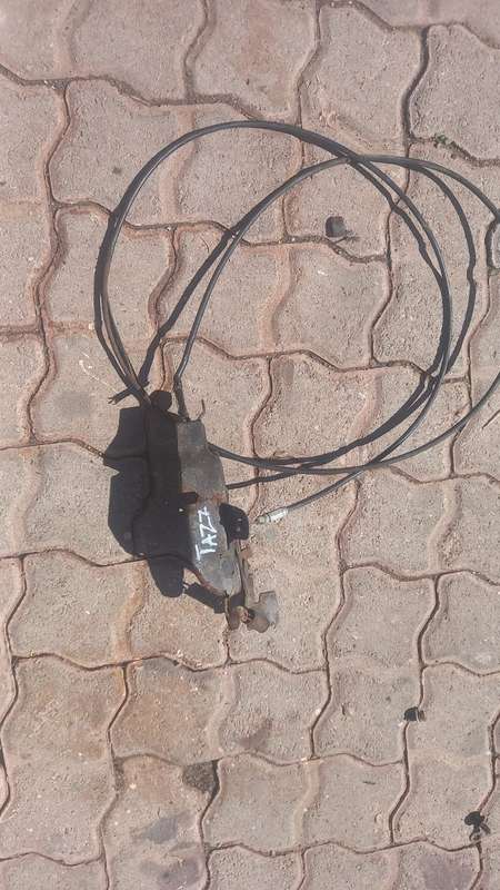 Toyota Tazz Bonnet levee