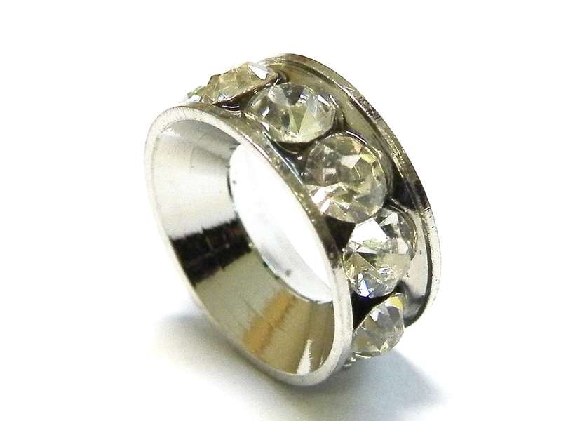 Silver colored roundel with diamante 14mm