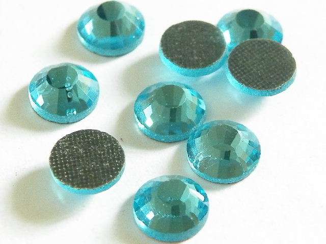 144x hotfix rhinestones, ss30, light blue 6.4mm - can be used for diamond dot paintings