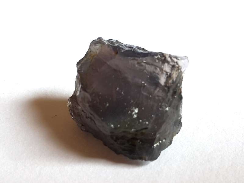 Iolite stone 0.5-2cm