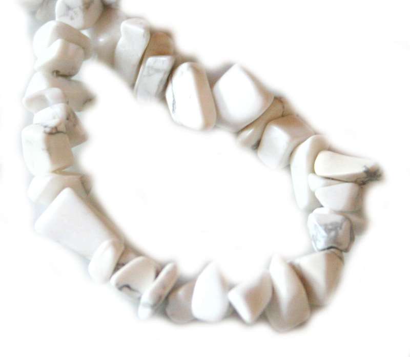 Howlite chip string, 80cm