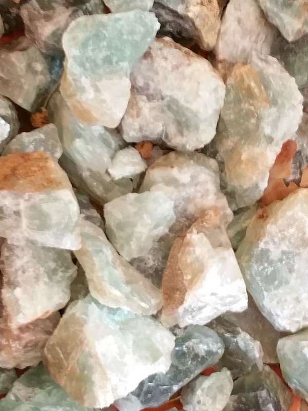 Fluorite rough 2-4cm