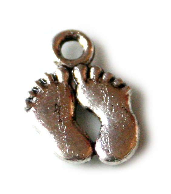 6 x Feet charm, 15mm