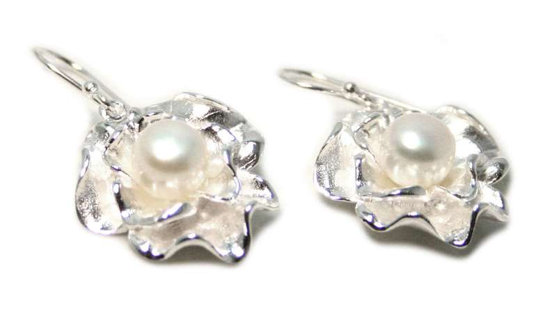 Freshwater pearl flower earrings in 925 silver, 36mm incl. hook