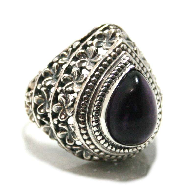 Amethyst cabochon ring in 925 silver, 19mm ID