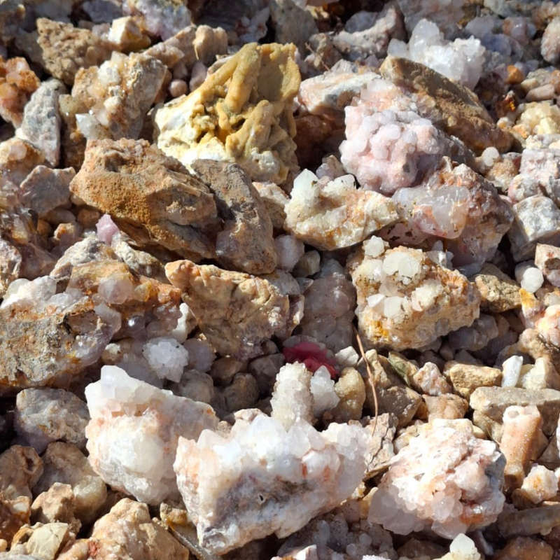 Mpumalanga Quartz, lower quality amethyst and quartz