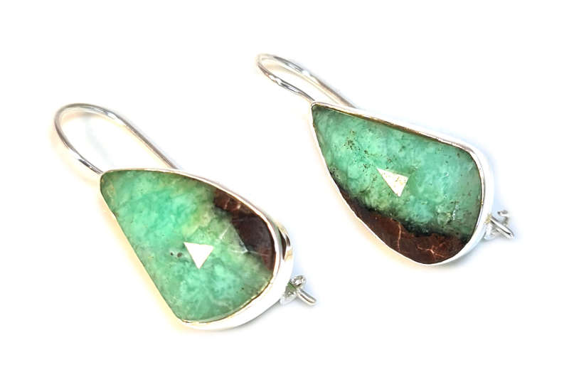 Chrysoprase faceted cabochon earrings in 925 silver, pear, 33mm