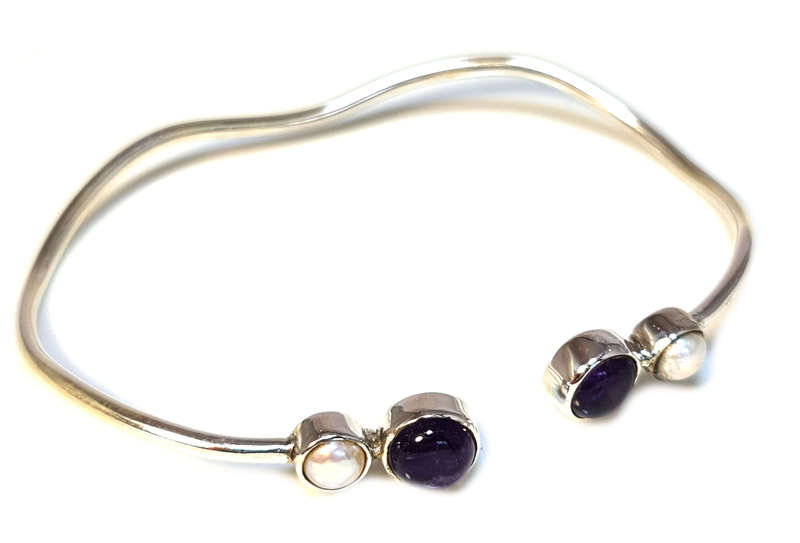 Amethyst w Pearls bangle in 925 silver