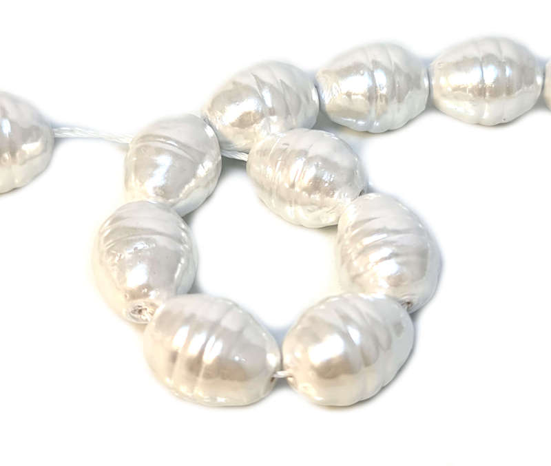 Shell pearl string, ringed baroque - cream, 13x16mm, 40cm
