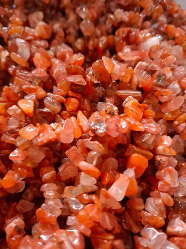 Carnelian chip string, 80cm long, 4-6mm chips