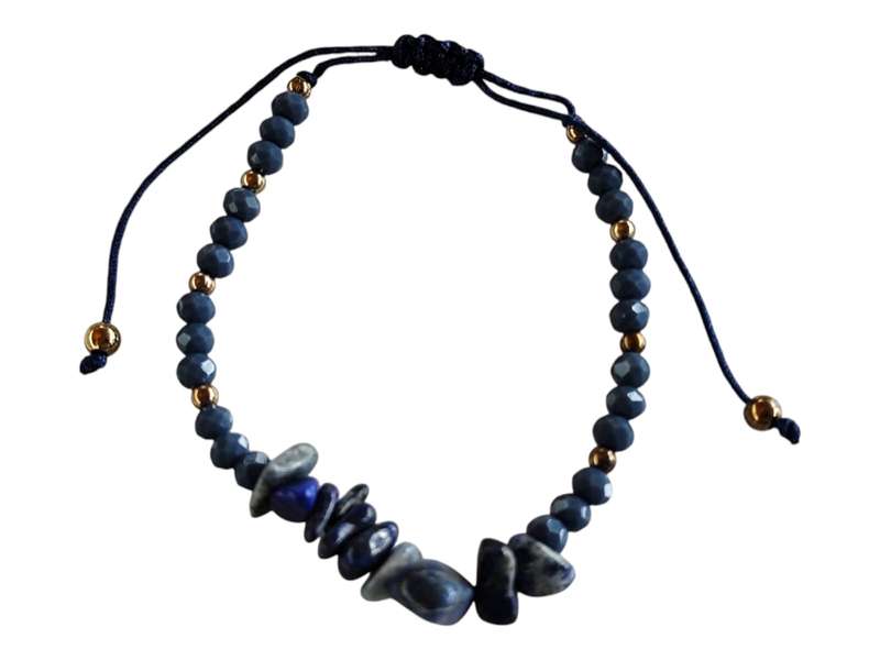 Lapis lazuli chips w glass beads bracelet, adjustable