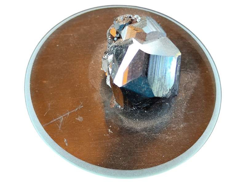 Hematite, N'chwaning mine in the Northen Cape, 1.3 x 1.5 x 1.2cm