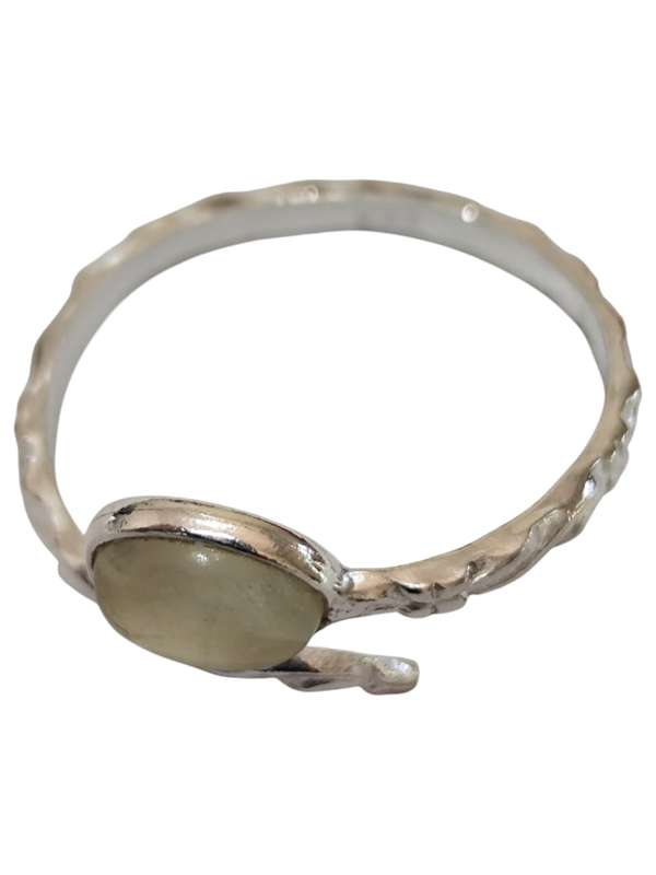 Prehnite ring in 925 silver, Oval, size 8