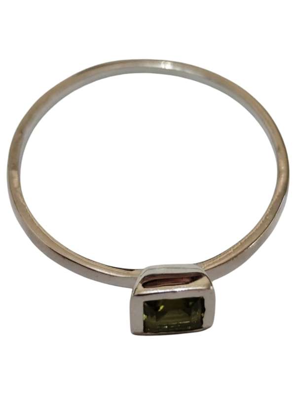 Peridot ring in 925 silver, Square, size 8