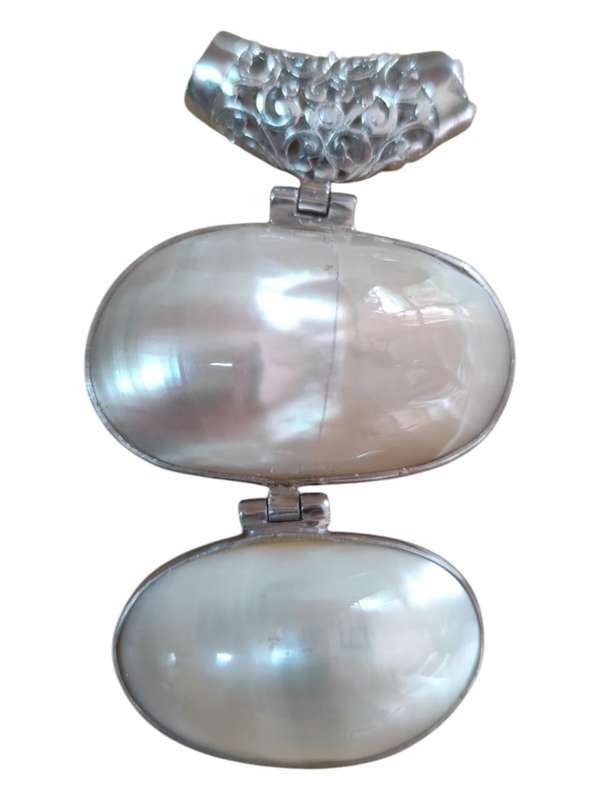 Shell pendant in 925 silver, 4.5 x 7.5cm 925 silver bail included