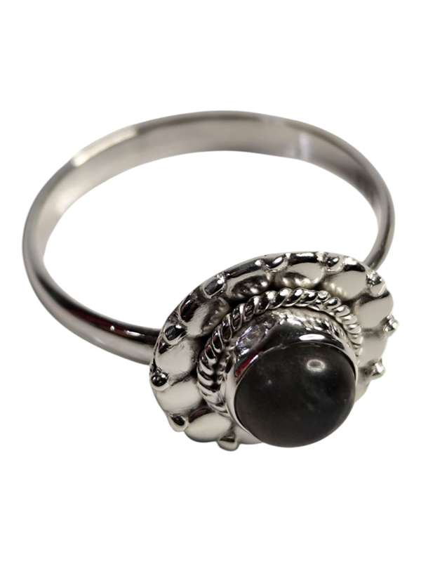 Labradorite ring in 925 silver, Round cut, size 8