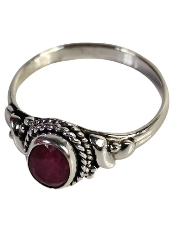 Ruby ring in 925 silver, Oval cut, size 9