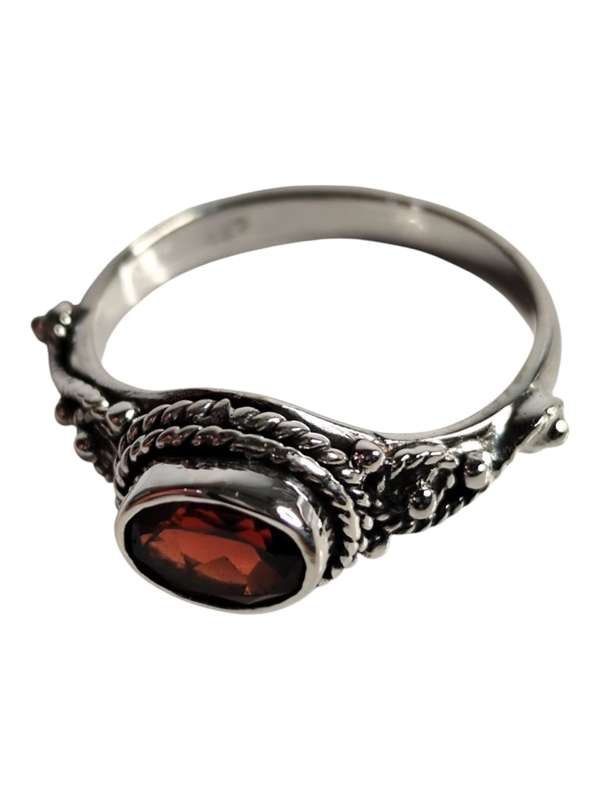 Garnet ring in 925 silver, Oval cut, size 7