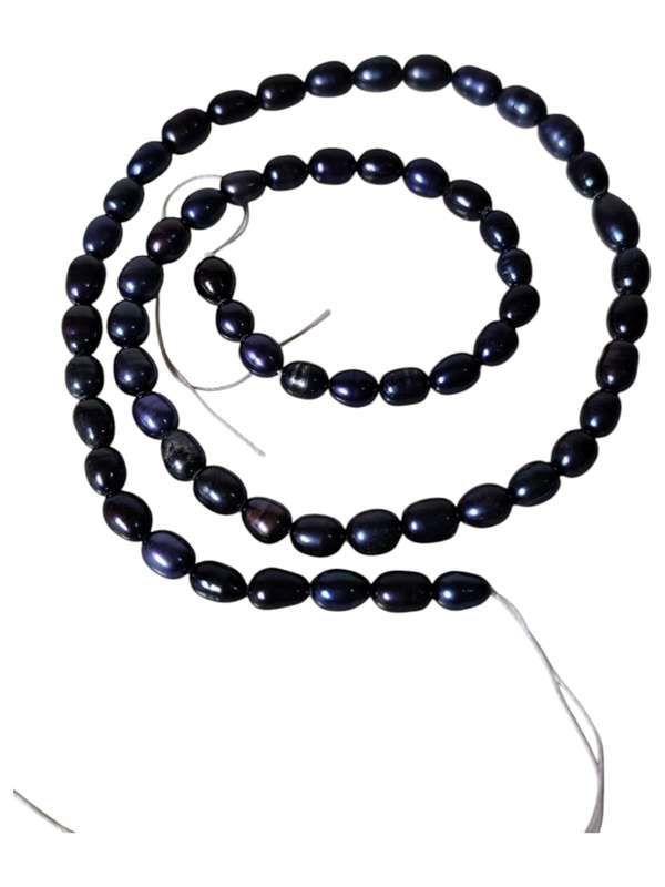 Freshwater pearl string, Potato shaped, Navy blue, 40cm length of strand, 4.5-4.8mm thickness