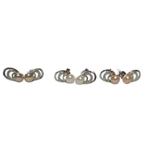 Pair of Freshwater pearl mussel shell Stud Earrings