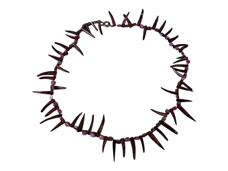 Magenta shell necklace with base metal signoretti clasp, 41.5cm when fastened