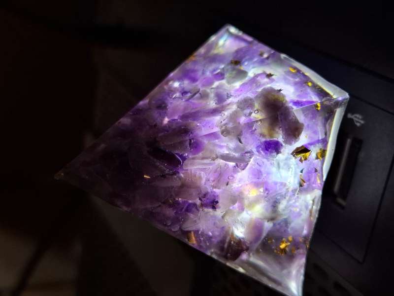 USB night light, Amethyst chip with gold leaf resin pyramid
