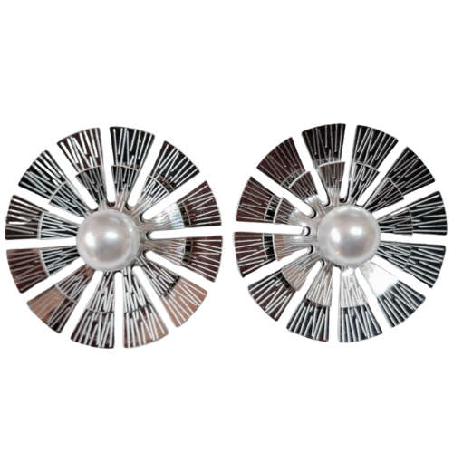 Windmill flower stud earrings, Stainless-steel, Shell pearl centre, 3.5cm diameter of front earring