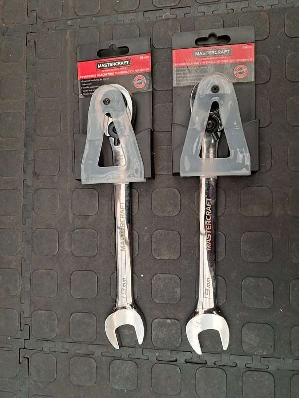MASTERCRAFT REVERSIBLE RATCHET SPANNER 19mm