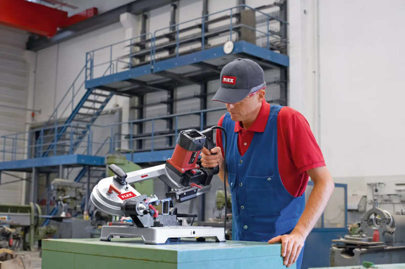 FLEX - Portable Band Saw, with Swivelling Saw Frame - SBG 4910