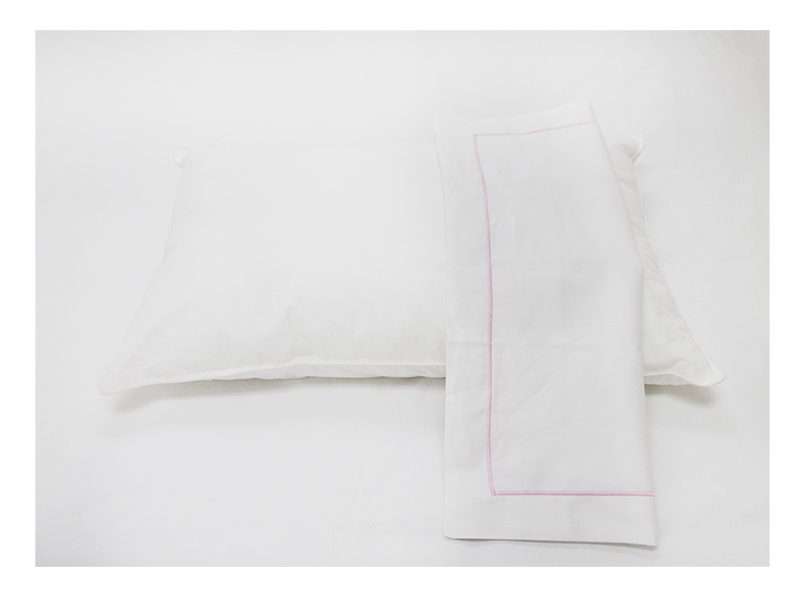 Rey's Fine Linen - Premium Collection - Oxford Strawberry Cream Satin Stitch Pillow Cover Set