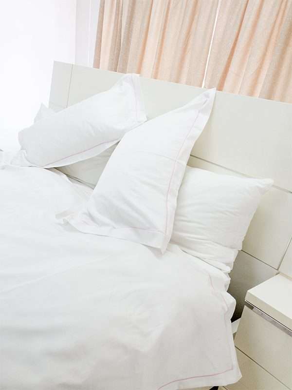 Rey's Fine Linen - Premium Collection - Oxford Strawberry Cream Satin Stitch Pillow Cover Set