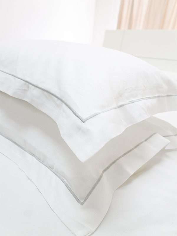 Rey's Fine Linen - Premium Collection - Oxford High-Rise Satin Stitch Pillow Cover Set