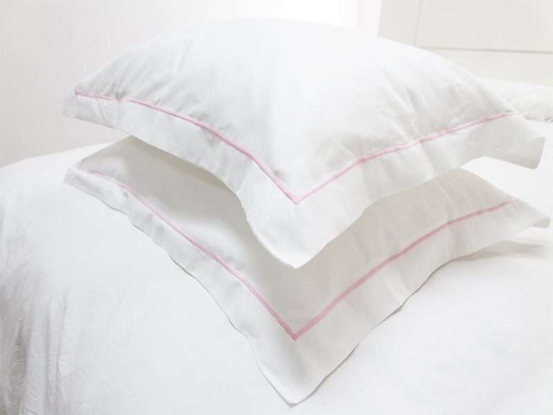 Rey's Fine Linen - Premium Collection - Oxford Strawberry Cream Satin Stitch Pillow Cover Set