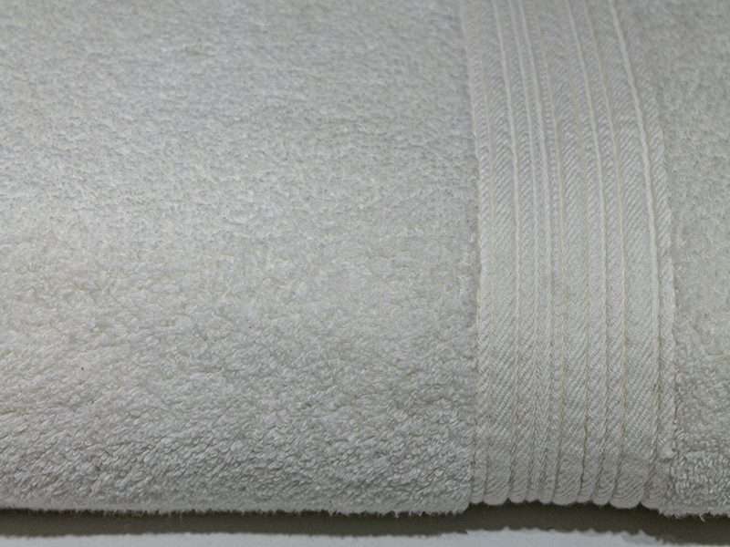 Bunty's Surplus Bath Sheet - Design 045