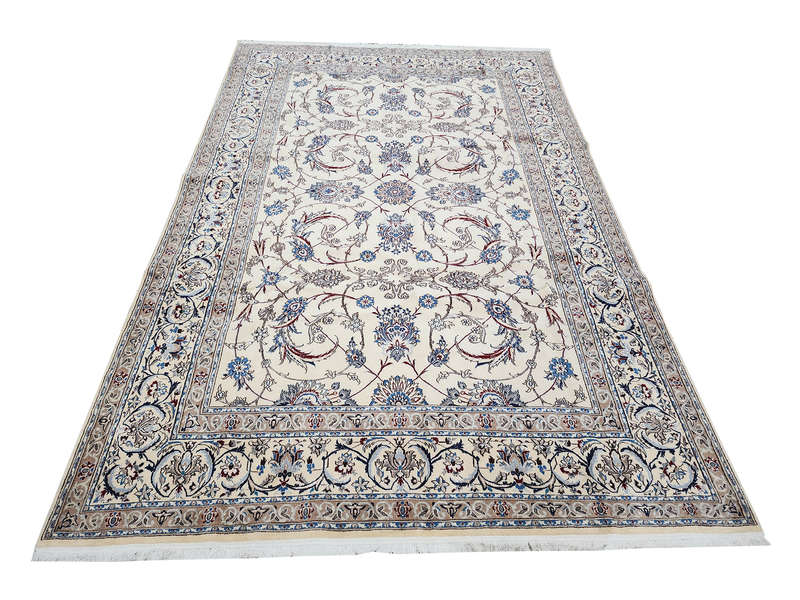 Fine Quality Persian Carpet 310 x 205 CM
