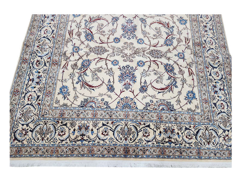 Fine Quality Persian Carpet 310 x 205 CM