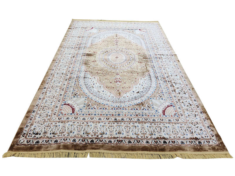Beautiful Kashan Design Machine Made Carpet - 400 x 300 CM